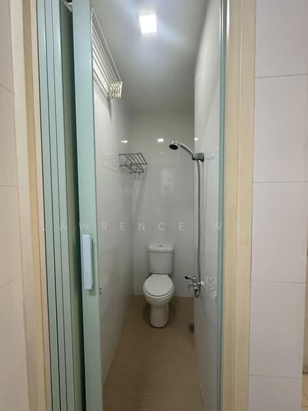The Centrio, 53 Irrawaddy Road, 3 Bedrooms, 1,216 sqft, Apartment For Sale, by Lawrence Wee, 500218641 - Bathroom - PropertyGuru.com.sg
