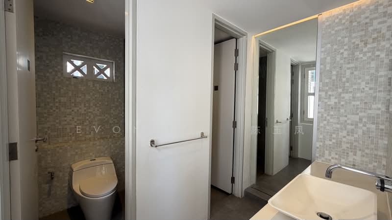 ✨ Charming Shophouse on Prime Duxton Hill, Duxton Hill | Duxton Road | Tras Street | Neil Rd, 1,600 sqft, Shop / Shophouse For Rent, by Evon Tan  陈玉凤, 500218644 - Bathroom - CommercialGuru.com.sg
