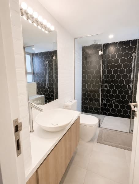 The Bayshore, 30 Bayshore Road, 2 Bedrooms, 926 sqft, Condominium For Sale, by Cynthia Fung, 500218646 - Bathroom - PropertyGuru.com.sg