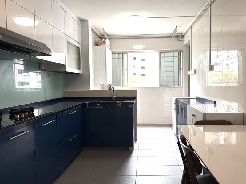 249 Jurong East Street 24, 249 Jurong East Street 24, 2 Bedrooms, 721 sqft, HDB Flat For Sale, by Thiru P, 500218654 - Kitchen - PropertyGuru.com.sg