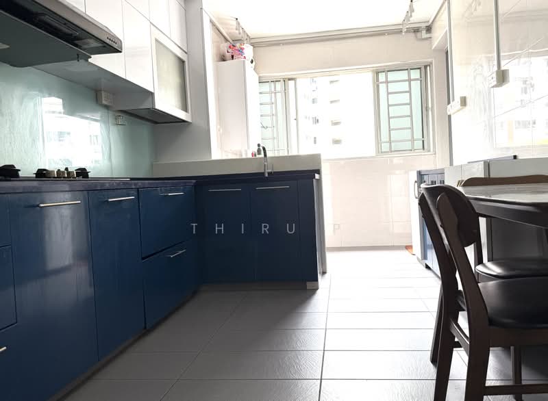 249 Jurong East Street 24, 249 Jurong East Street 24, 2 Bedrooms, 721 sqft, HDB Flat For Sale, by Thiru P, 500218654 - Kitchen - PropertyGuru.com.sg