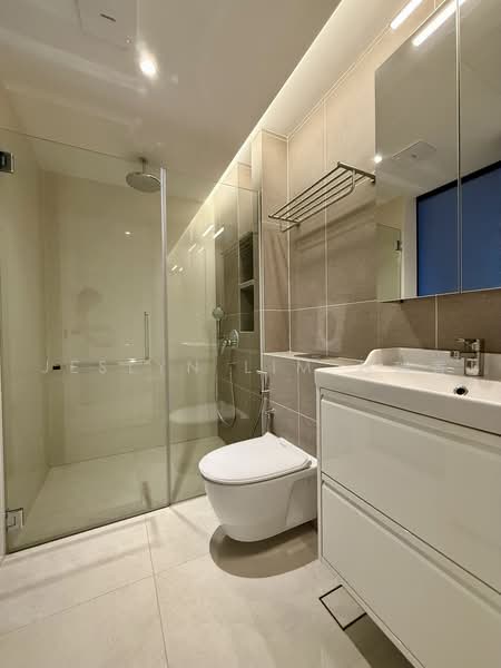 Jalan Novena New Terrace House near Mrt, Jalan Novena, 2 Bedrooms, 1,000 sqft, Terraced House For Rent, by Jeslyn Lim 林瑞香, 500218658 - Bathroom - PropertyGuru.com.sg