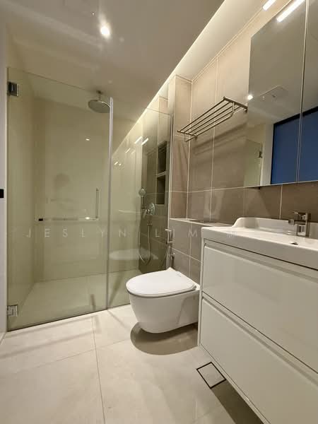 Jalan Novena New Terrace House near Mrt, Jalan Novena, 2 Bedrooms, 1,000 sqft, Terraced House For Rent, by Jeslyn Lim 林瑞香, 500218658 - Bathroom - PropertyGuru.com.sg