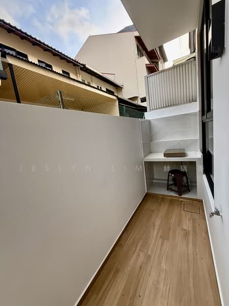 Jalan Novena New Terrace House near Mrt, Jalan Novena, 2 Bedrooms, 1,000 sqft, Terraced House For Rent, by Jeslyn Lim 林瑞香, 500218658 - Balcony - PropertyGuru.com.sg