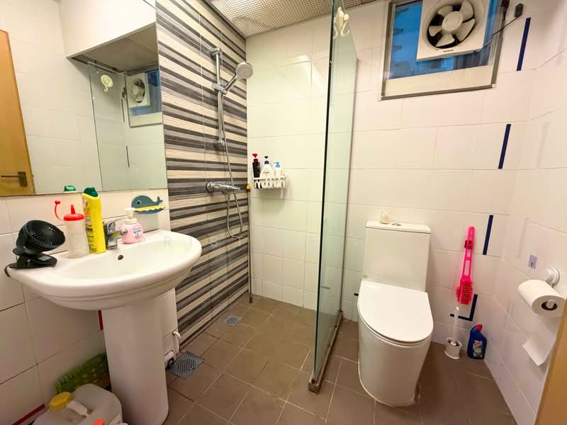 619C Punggol Drive, 619C Punggol Drive, 3 Bedrooms, 1,001 sqft, HDB Flat For Sale, by Pristine Lim, 500218662 - Bathroom - PropertyGuru.com.sg