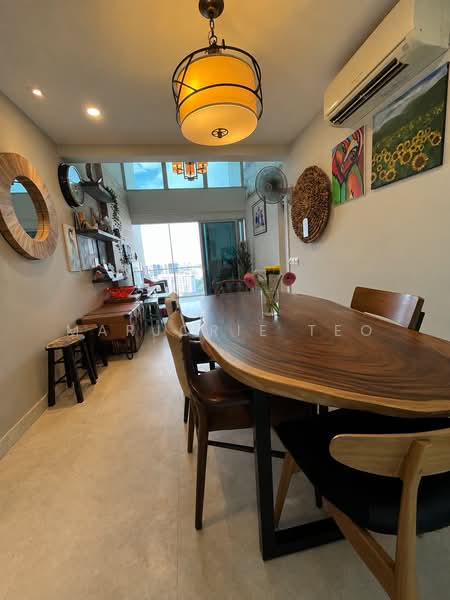 RARE City View' High floor 3bed2bath with 5.5m’s Living & Balcony ceiling height @ Eight Riversuites, , 3 Bedrooms, 1,195 sqft, Condominium For Sale, by Marjorie Teo, 500218667 - Dining area - PropertyGuru.com.sg