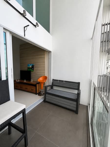 City View' High floor 3bed2bath with 5m’s Living & Balcony ceiling height @ Eight Riversuites, , 3 Bedrooms, 1,195 sqft, Condominium For Sale, by Marjorie Teo, 500218667 - Living room balcony - PropertyGuru.com.sg