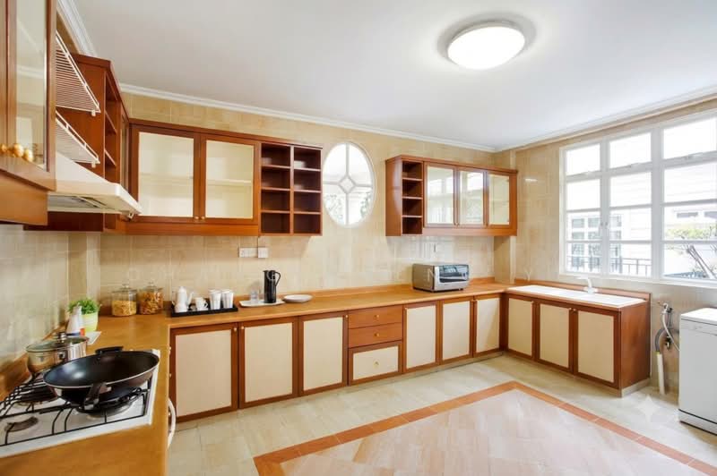 35 Cedarwood Grove, , 6 Bedrooms, 6,652 sqft, Detached House For Rent, by Chang Sheng Yu, 500218671 - Kitchen - PropertyGuru.com.sg