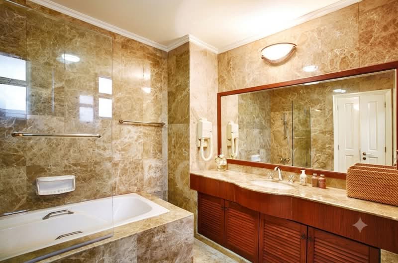 35 Cedarwood Grove, , 6 Bedrooms, 6,652 sqft, Detached House For Rent, by Chang Sheng Yu, 500218671 - Bathroom - PropertyGuru.com.sg