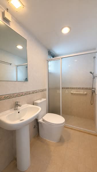 52 Strathmore Avenue, 52 Strathmore Avenue, 3 Bedrooms, 1,184 sqft, HDB Flat For Sale, by Serene Wang, 500218684 - Bathroom - PropertyGuru.com.sg