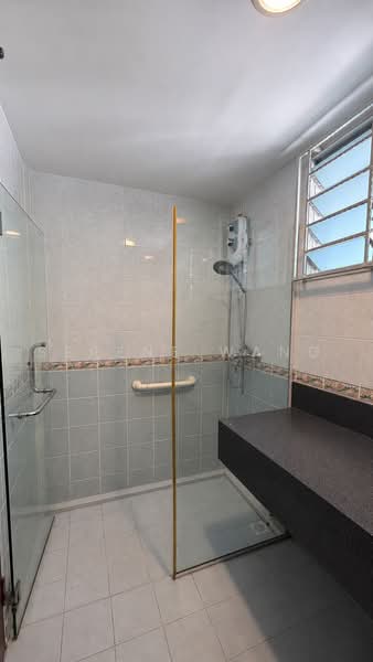52 Strathmore Avenue, 52 Strathmore Avenue, 3 Bedrooms, 1,184 sqft, HDB Flat For Sale, by Serene Wang, 500218684 - Bathroom - PropertyGuru.com.sg