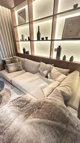 Springleaf Residence, 811 Upper Thomson Road, 5 Bedrooms, 1,453 sqft, Condominium For Sale, by Diona Lim, 500218685 - Living Room - PropertyGuru.com.sg
