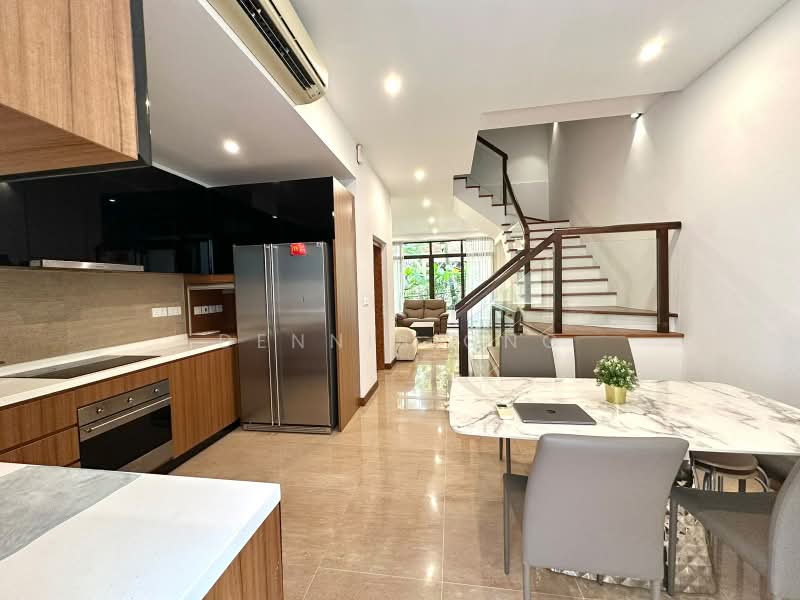 Eleven @ Holland, 11 Holland Link, 5 Bedrooms, 3,735 sqft, Cluster House For Sale, by Dennis Ong, 500218694 - Kitchen - PropertyGuru.com.sg
