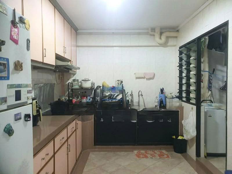 647 Jurong West Street 61, 647 Jurong West Street 61, 3 Bedrooms, 1,313 sqft, HDB Flat For Sale, by Dennis Mah, 500218697 - Kitchen - PropertyGuru.com.sg