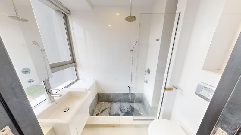 Robertson Edge, 18 Tong Watt Road, 2 Bedrooms, 463 sqft, Apartment For Sale, by Joseph Khoo, 500218699 - Bathroom - PropertyGuru.com.sg