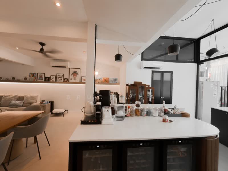 RENOVATED FREEHOLD TERRACE WITHIN 1KM TO PEI HWA! RARE!, TOH TUCK ROAD/TOH TUCK DR, 4 Bedrooms, 2,400 sqft, Terraced House For Sale, by Bruce Ang, 500218710 - Kitchen - PropertyGuru.com.sg