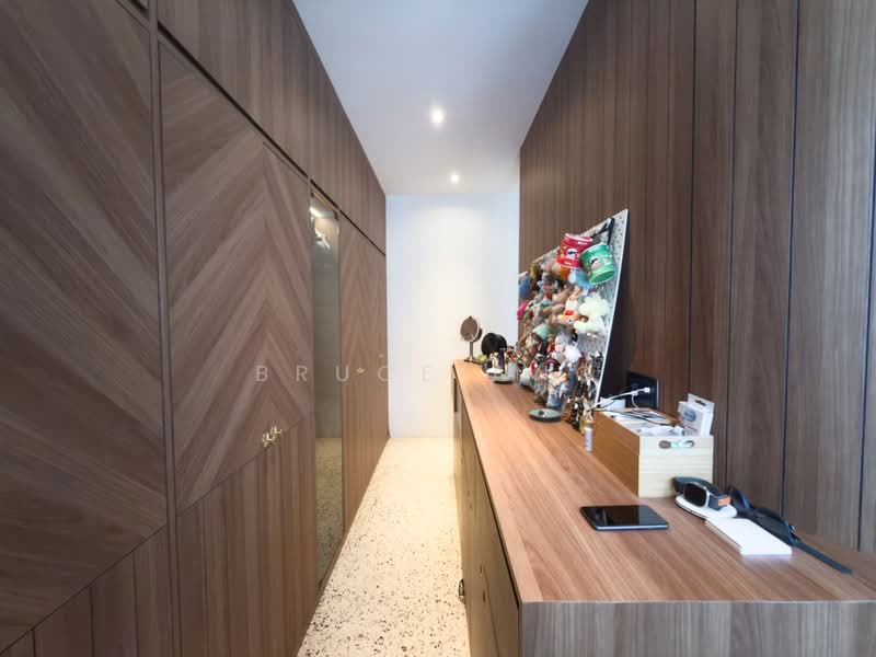 RENOVATED FREEHOLD TERRACE WITHIN 1KM TO PEI HWA! RARE!, TOH TUCK ROAD/TOH TUCK DR, 4 Bedrooms, 2,400 sqft, Terraced House For Sale, by Bruce Ang, 500218710 - PropertyGuru.com.sg