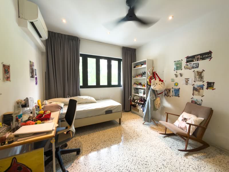 RENOVATED FREEHOLD TERRACE WITHIN 1KM TO PEI HWA! RARE!, TOH TUCK ROAD/TOH TUCK DR, 4 Bedrooms, 2,400 sqft, Terraced House For Sale, by Bruce Ang, 500218710 - PropertyGuru.com.sg