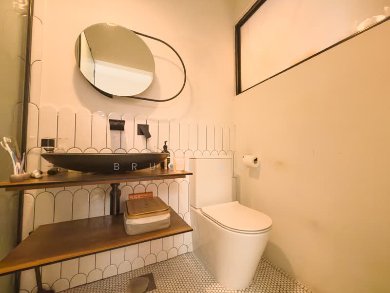 RENOVATED FREEHOLD TERRACE WITHIN 1KM TO PEI HWA! RARE!, TOH TUCK ROAD/TOH TUCK DR, 4 Bedrooms, 2,400 sqft, Terraced House For Sale, by Bruce Ang, 500218710 - PropertyGuru.com.sg