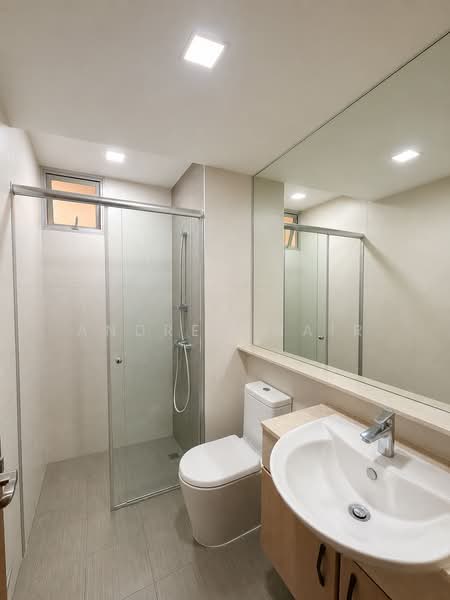 The Raintree, 87 Bukit Drive, 4 Bedrooms, 1,335 sqft, Condominium For Sale, by Andrew Nair, 500218711 - Bathroom - PropertyGuru.com.sg