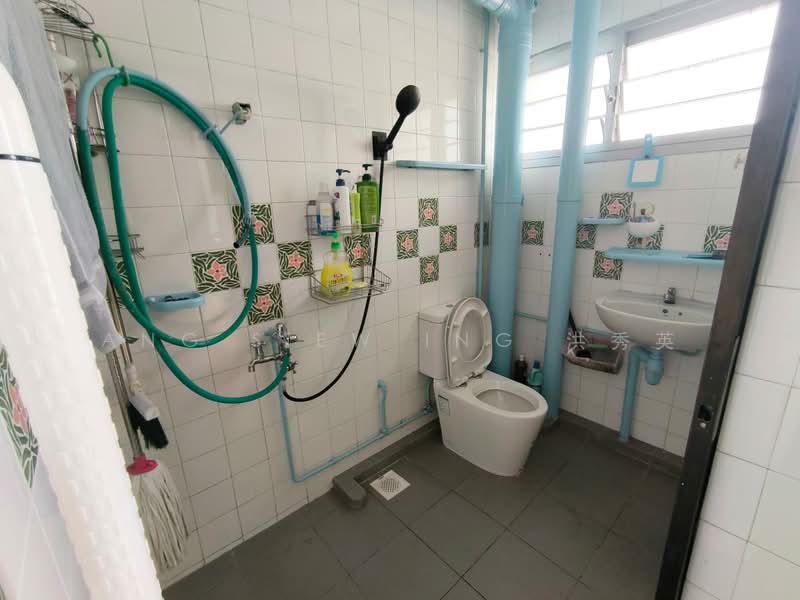 321 Tah Ching Road, 321 Tah Ching Road, Room Rental, 150 sqft, HDB Flat For Rent, by Ang Siew Ing 洪秀英, 500218722 - Bathroom - PropertyGuru.com.sg