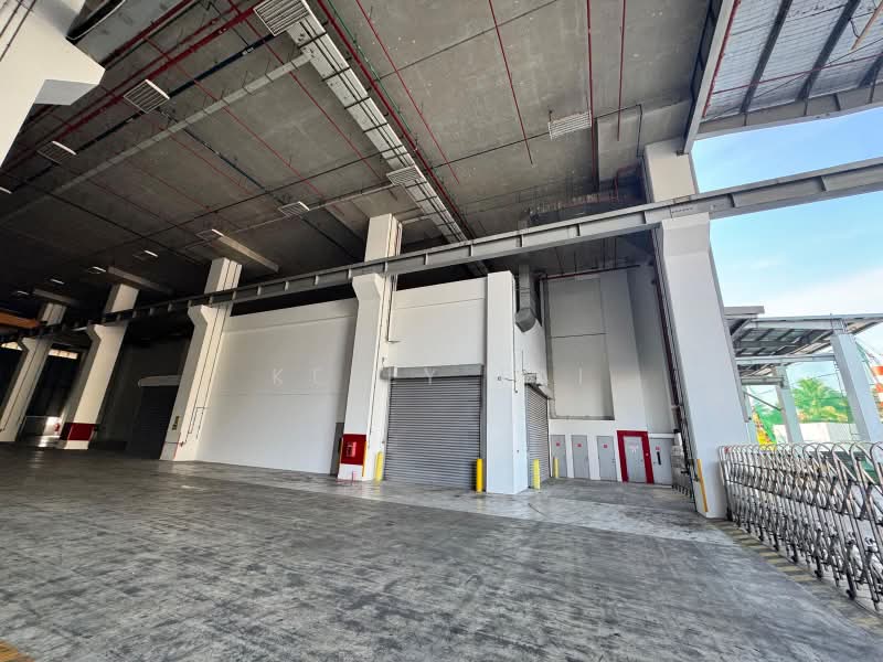 Covered Warehouse with 30 Tons Cranes/Open Yard/Ancillary Office
