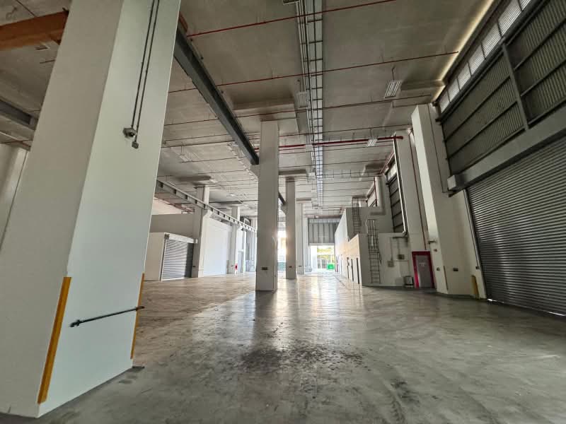 Covered Warehouse with 30 Tons Cranes/Open Yard/Ancillary Office, Loyang Way, 48,050 sqft, Factory / Workshop (B2) For Rent, by Kelly Tai, 500218731 - Interior - CommercialGuru.com.sg