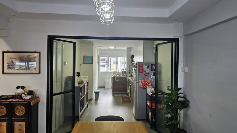 12 Pine Close, 12 Pine Close, 2 Bedrooms, 1,033 sqft, HDB Flat For Sale, by Ivy Chew, 500218732 - Kitchen - PropertyGuru.com.sg