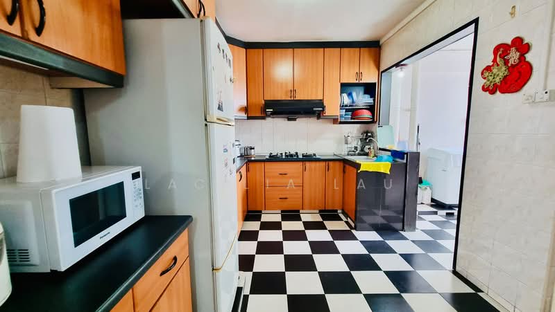 641 Jurong West Street 61, 641 Jurong West Street 61, 3 Bedrooms, 1,302 sqft, HDB Flat For Sale, by Lacilia Lau, 500218738 - Kitchen - PropertyGuru.com.sg