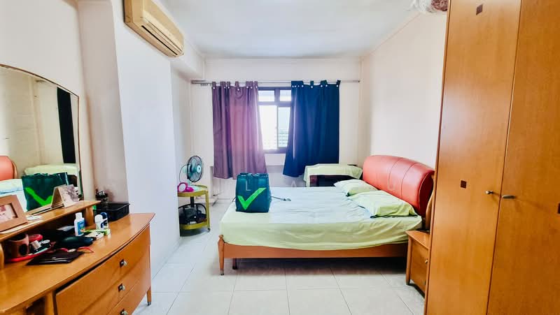 641 Jurong West Street 61, 641 Jurong West Street 61, 3 Bedrooms, 1,302 sqft, HDB Flat For Sale, by Lacilia Lau, 500218738 - Bedroom - PropertyGuru.com.sg
