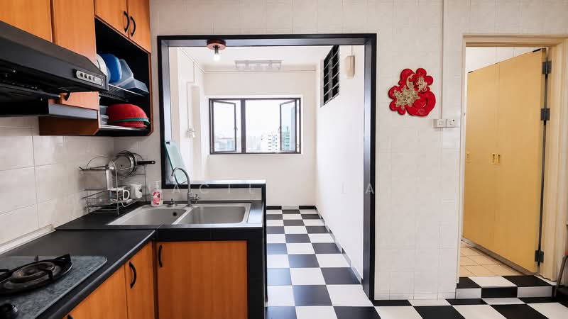 641 Jurong West Street 61, 641 Jurong West Street 61, 3 Bedrooms, 1,302 sqft, HDB Flat For Sale, by Lacilia Lau, 500218738 - Kitchen - PropertyGuru.com.sg