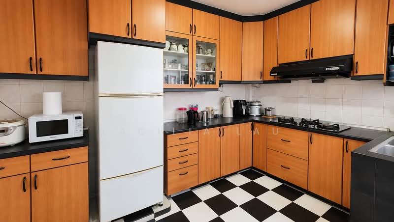 641 Jurong West Street 61, 641 Jurong West Street 61, 3 Bedrooms, 1,302 sqft, HDB Flat For Sale, by Lacilia Lau, 500218738 - Kitchen - PropertyGuru.com.sg