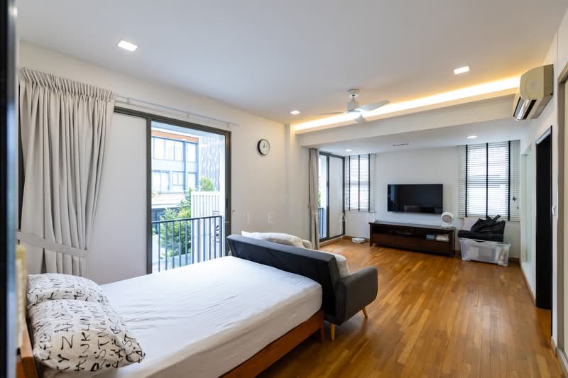 CHEAP Corner Semi-Detached near Lentor MRT, , 5 Bedrooms, 4,000 sqft, Semi-Detached House For Sale, by Ellie Tan, 500218740 - Bedroom - PropertyGuru.com.sg