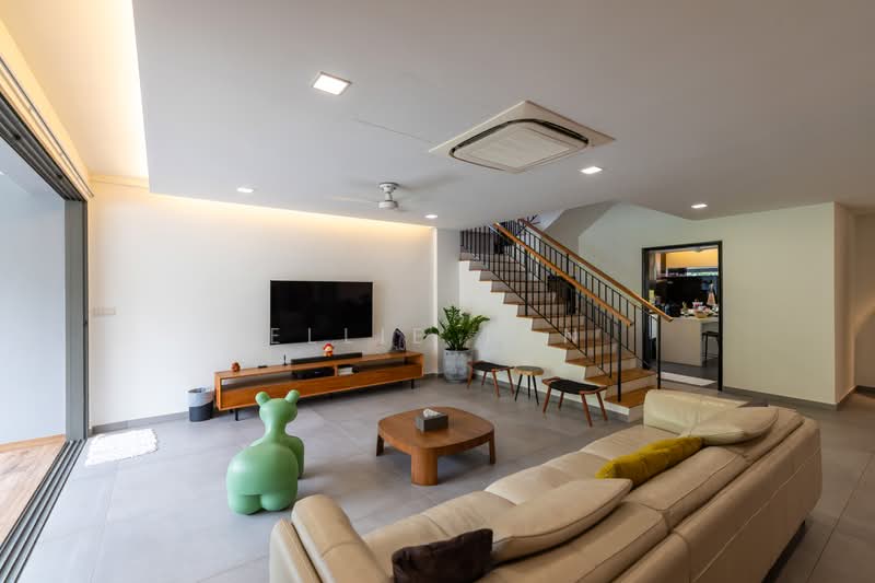 CHEAP Corner Semi-Detached near Lentor MRT, , 5 Bedrooms, 4,000 sqft, Semi-Detached House For Sale, by Ellie Tan, 500218740 - Living Room - PropertyGuru.com.sg
