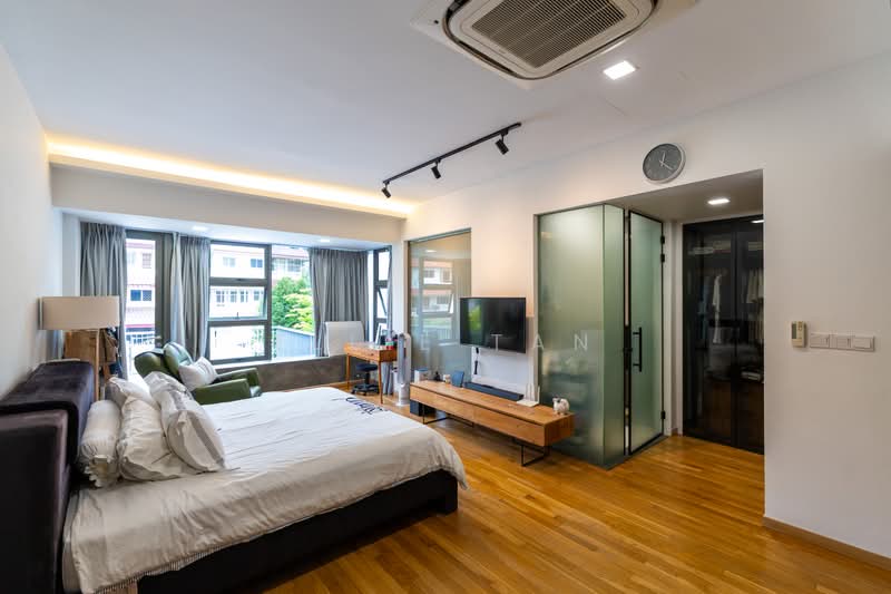CHEAP Corner Semi-Detached near Lentor MRT, , 5 Bedrooms, 4,000 sqft, Semi-Detached House For Sale, by Ellie Tan, 500218740 - Bedroom - PropertyGuru.com.sg
