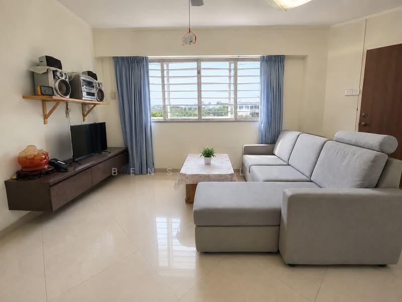 241 Hougang Street 22, 241 Hougang Street 22, 2 Bedrooms, 829 sqft, HDB Flat For Sale, by Benson Lee, 500218743 - Living Room - PropertyGuru.com.sg