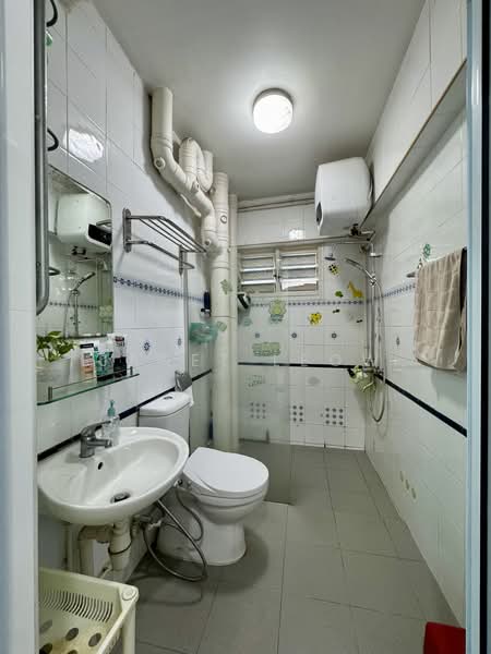 468C Admiralty Drive, 468C Admiralty Drive, 3 Bedrooms, 1,270 sqft, HDB Flat For Sale, by Janet Leow, 500218756 - Bathroom - PropertyGuru.com.sg