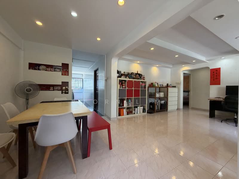 449 Tampines Street 42, 449 Tampines Street 42, 3 Bedrooms, 1,313 sqft, HDB Flat For Sale, by Bjorn Lim, 500218763 - Living Room - PropertyGuru.com.sg