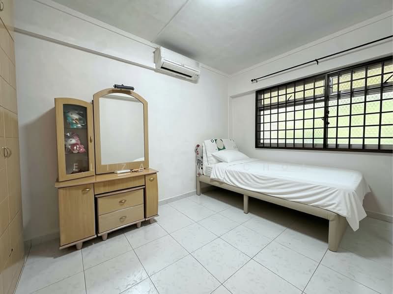 347 Tampines Street 33, 347 Tampines Street 33, 3 Bedrooms, 1,141 sqft, HDB Flat For Sale, by Elizabeth Chua, 500218765 - Bedroom - PropertyGuru.com.sg