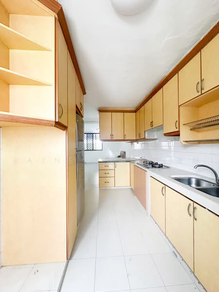 601 Hougang Avenue 4, 601 Hougang Avenue 4, 3 Bedrooms, 904 sqft, HDB Flat For Sale, by Rayne Chua 蔡美慧, 500218773 - Kitchen - PropertyGuru.com.sg