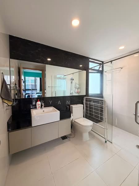 Esparina Residences, 119 Compassvale Bow, 3 Bedrooms, 1,001 sqft, Executive Condominium For Sale, by Bryan Tan, 500218774 - Bathroom - PropertyGuru.com.sg