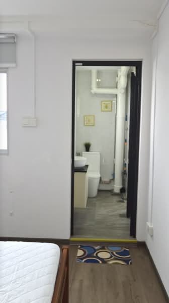 412 Tampines Street 41, 412 Tampines Street 41, 2 Bedrooms, 743 sqft, HDB Flat For Sale, by Chris Lim, 500218781 - Bathroom - PropertyGuru.com.sg
