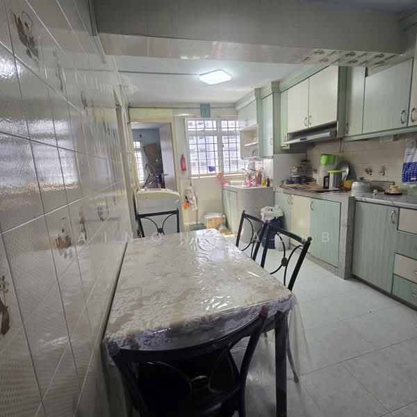31 Marine Crescent, 31 Marine Crescent, 2 Bedrooms, 699 sqft, HDB Flat For Sale, by Ainon Talib, 500218782 - Kitchen - PropertyGuru.com.sg