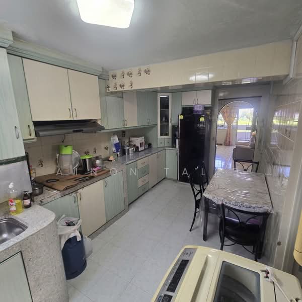 31 Marine Crescent, 31 Marine Crescent, 2 Bedrooms, 699 sqft, HDB Flat For Sale, by Ainon Talib, 500218782 - Kitchen - PropertyGuru.com.sg