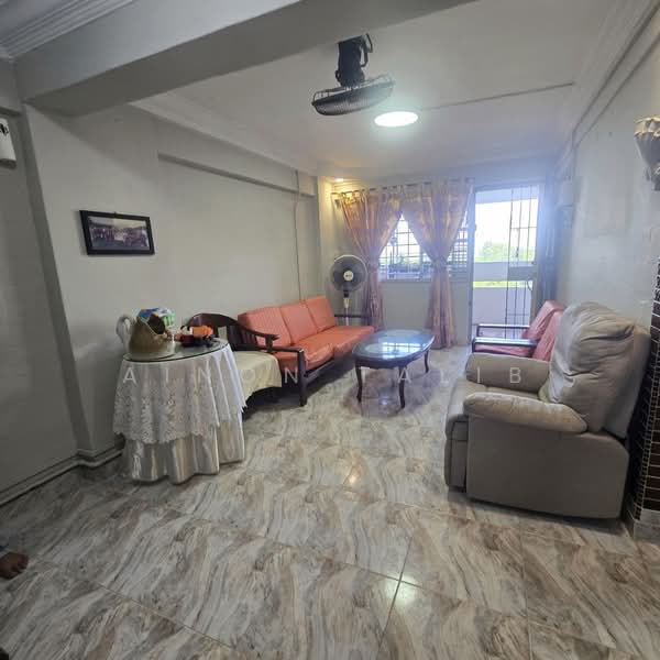 31 Marine Crescent, 31 Marine Crescent, 2 Bedrooms, 699 sqft, HDB Flat For Sale, by Ainon Talib, 500218782 - Living Room - PropertyGuru.com.sg