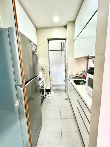 Duplex Penthouse Within 1KM of Raffles Girls Primary & Nanyang Primary School!, , 3 Bedrooms, 1,367 sqft, Condominium For Sale, by Chen Yang 陈洋, 500218783 - Kitchen - PropertyGuru.com.sg