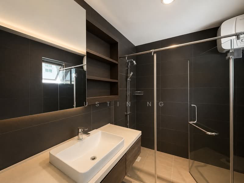 Telok Kurau / East Coast, , 6 Bedrooms, 5,500 sqft, Detached House For Sale, by Justin Ng, 500218788 - Bathroom - PropertyGuru.com.sg