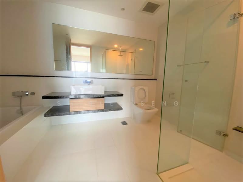 Marina Bay Residences, 18 Marina Boulevard, 2 Bedrooms, 1,227 sqft, Condominium For Sale, by Shirley Seng, 500218806 - Bathroom - PropertyGuru.com.sg