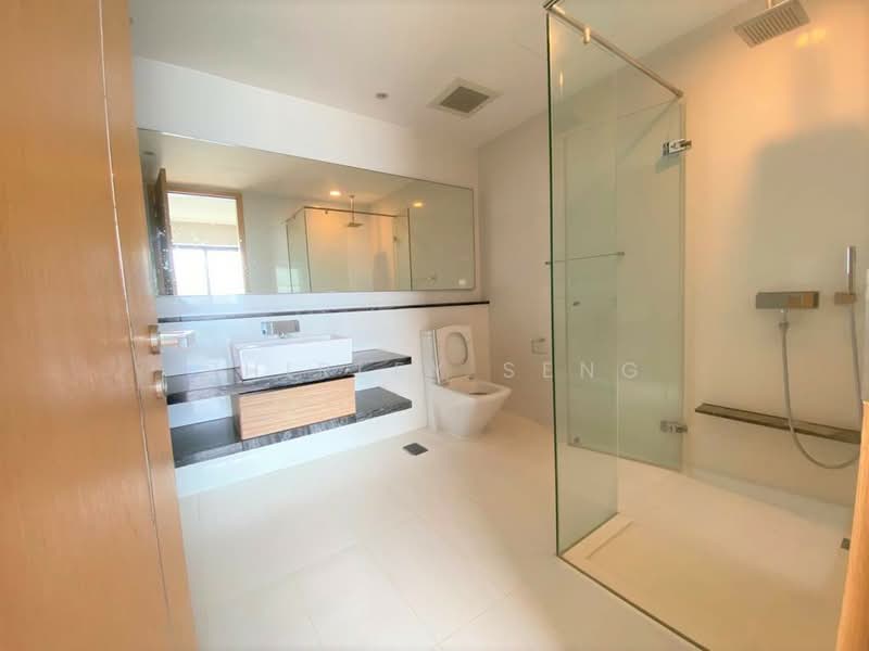 Marina Bay Residences, 18 Marina Boulevard, 2 Bedrooms, 1,227 sqft, Condominium For Sale, by Shirley Seng, 500218806 - Bathroom - PropertyGuru.com.sg