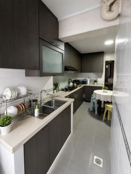 468 Pasir Ris Drive 6, 468 Pasir Ris Drive 6, 3 Bedrooms, 1,141 sqft, HDB Flat For Sale, by Helmy Subari, 500218810 - Kitchen - PropertyGuru.com.sg